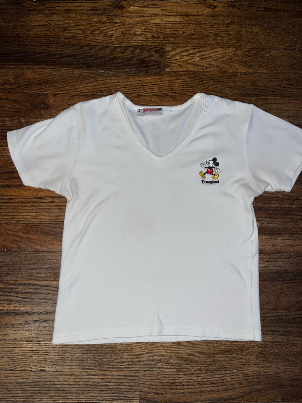 Disneyland 100% Cotton Women’s White Cropped Fitted V-Neck T-Shirt Vintage